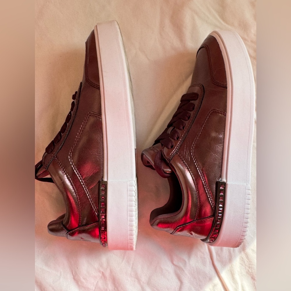 DKNY Women’s Sneakers Like New - Picture 8 of 16